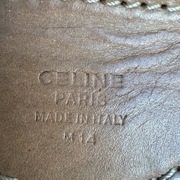Celine macadam duffle with wear on the corners and rubbing on edges. - Picture 12 of 16